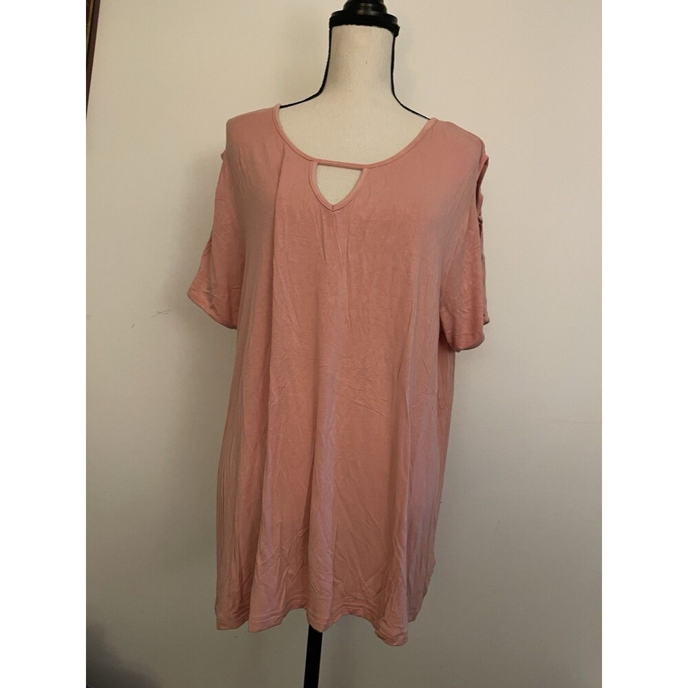 White Mark Plus Size Keyhole Neck Cutout Short Sleeve Top Women's 2XL Rose Solid